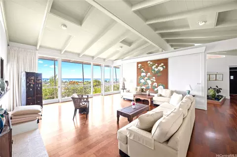 Living - 204 B Hao St, Honolulu, HI 96821 photo 2 of 2