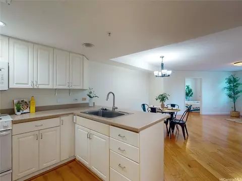 1314 Kalakaua Ave #311, Honolulu, HI 96826