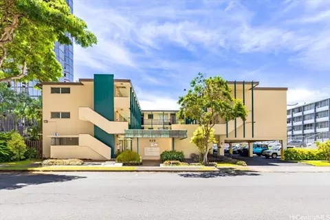 929 Ahana St #303, Honolulu, HI 96814
