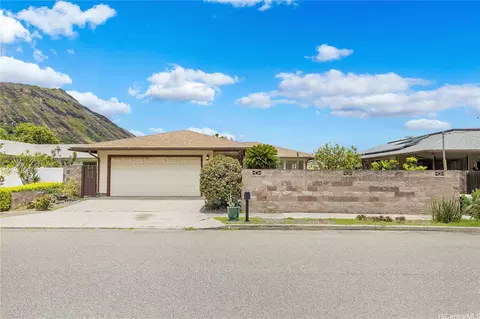 7223 Kuahono St, Honolulu, HI 96825