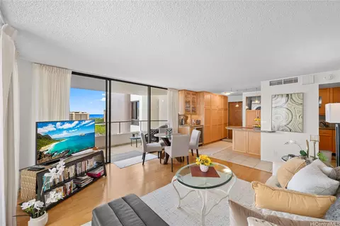 1910 Ala Moana Blvd #16D, Honolulu, HI 96815