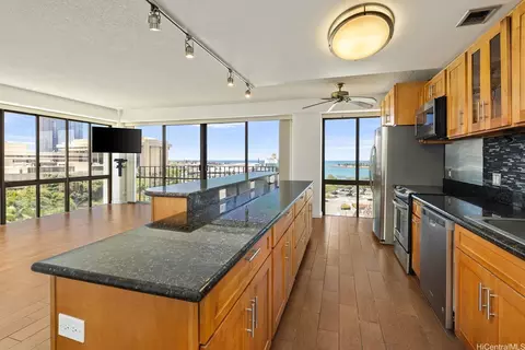 700 Richards St #809, Honolulu, HI 96813
