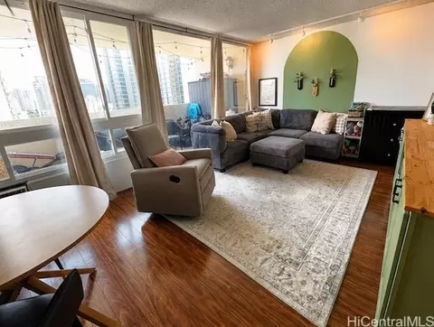 2092 Kuhio Ave #1503, Honolulu, HI 96815