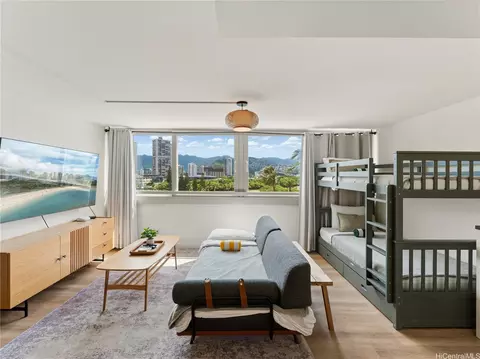 445 Seaside Ave #701, Honolulu, HI 96815