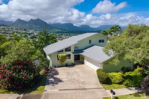 1330 Kuuna Pl, Kailua, HI 96734