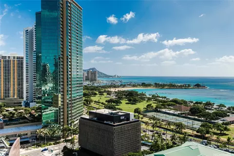 1108 Auahi St #1702, Honolulu, HI 96814