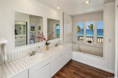 Bath - 75 Papapa Pl, Maunaloa, HI 96770 photo 1 of 1
