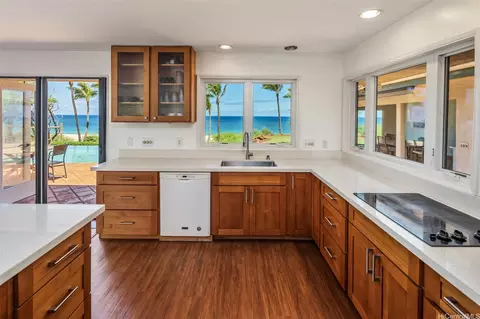 Kitchen - 75 Papapa Pl, Maunaloa, HI 96770 photo 3 of 3