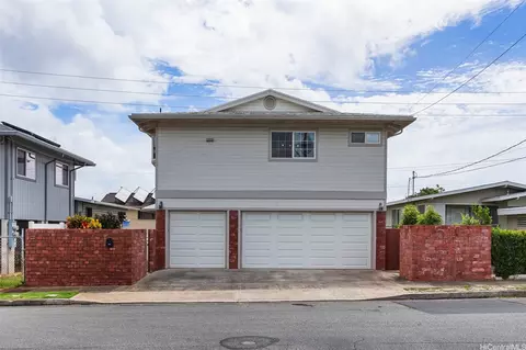 1063 Luawai St, Honolulu, HI 96816