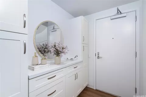 987 Queen St #2104, Honolulu, HI 96814
