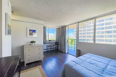 444 Kanekapolei St #810, Honolulu, HI 96815