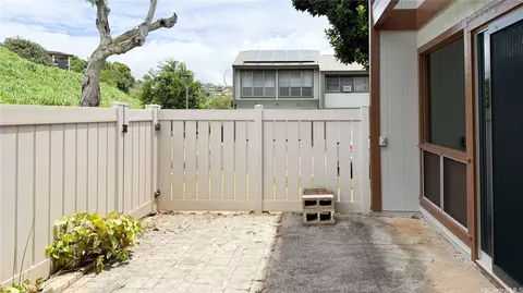 98-1091 Komo Mai Dr #A, Aiea, HI 96701