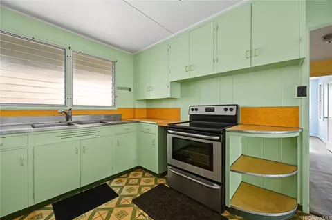 Kitchen - 2911 Eugene Pl, Honolulu, HI 96816 photo 2 of 2