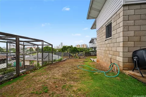 Exterior - 2911 Eugene Pl, Honolulu, HI 96816 photo 3 of 5