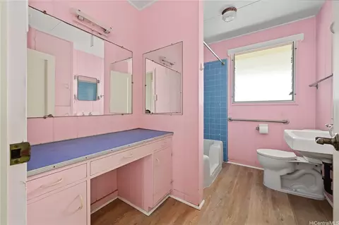 Bath - 2911 Eugene Pl, Honolulu, HI 96816 photo 1 of 4
