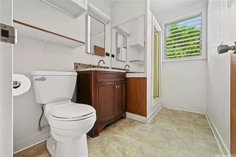 Bath - 2911 Eugene Pl, Honolulu, HI 96816 photo 3 of 4