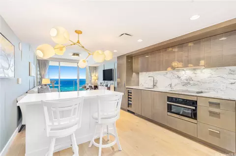 2139 Kuhio Ave #3403, Honolulu, HI 96815