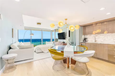 2139 Kuhio Ave #3405, Honolulu, HI 96815