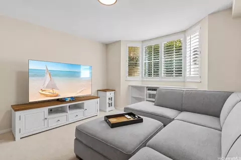 1800 Kaioo Dr #C303, Honolulu, HI 96815