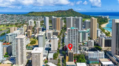 2425 Kuhio Ave #703, Honolulu, HI 96815