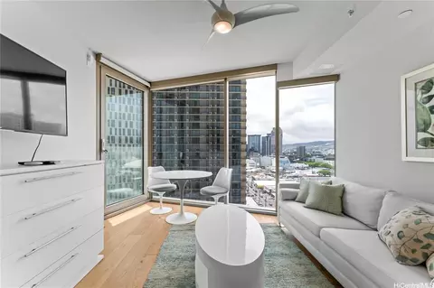 1001 Queen St #1407, Honolulu, HI 96814