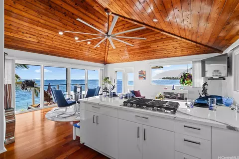 53-823 Kamehameha Hwy, Hauula, HI 96717