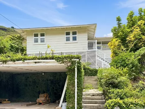 Exterior - 809 Ailuna St, Honolulu, HI 96821 photo 1 of 2