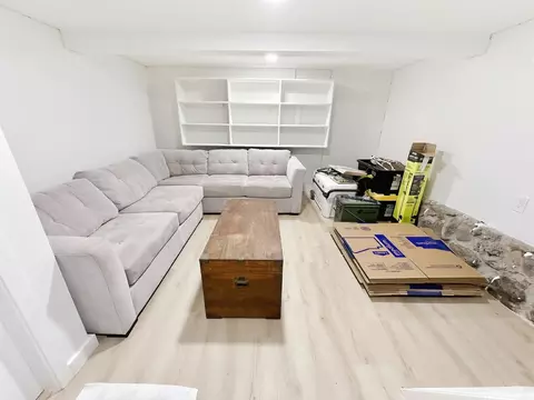 Living - 809 Ailuna St, Honolulu, HI 96821 photo 4 of 4