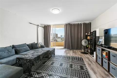 1447 Kewalo St #707, Honolulu, HI 96822