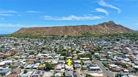 3317 Esther St, Honolulu, HI 96815
