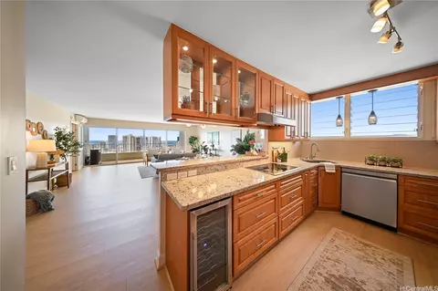 927 Prospect St #1601, Honolulu, HI 96822