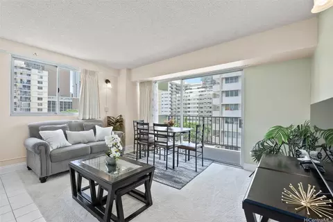2440 Kuhio Ave #501, Honolulu, HI 96815