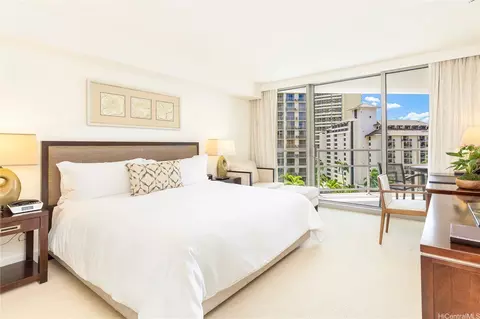 223 Saratoga Rd #1018, Honolulu, HI 96815