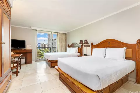 2045 Kalakaua Ave #604, Honolulu, HI 96815