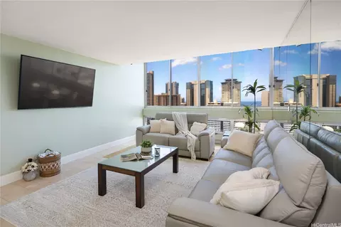 500 University Ave #2204, Honolulu, HI 96826