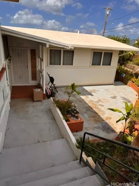 741 Hoomoe Sts, Pearl City, HI 96782
