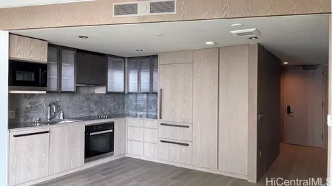 1000 Auahi St #1903, Honolulu, HI 96814