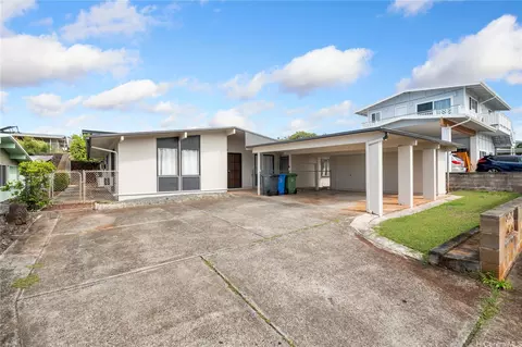 1670 Hooheno St, Pearl City, HI 96782