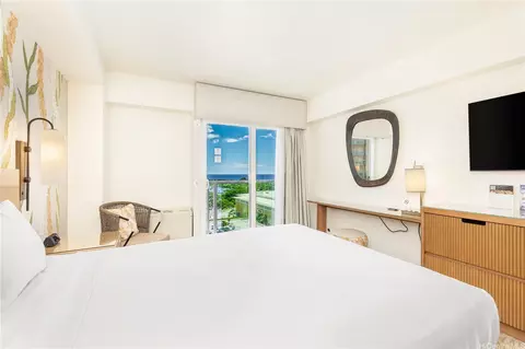 410 Atkinson Dr #1350, Honolulu, HI 96814