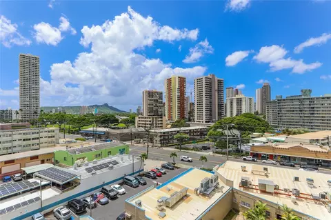 1025 Kalo Pl #804, Honolulu, HI 96826