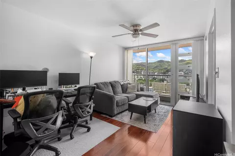 1448 Young St #1810, Honolulu, HI 96814