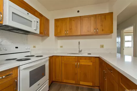 802 Punahou St #706, Honolulu, HI 96826