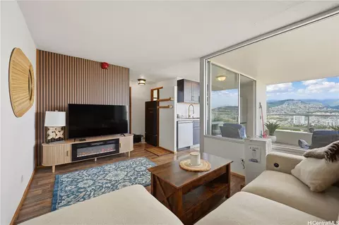2421 Tusitala St #2201, Honolulu, HI 96815