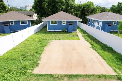 94-111 Pahu St #B, Waipahu, HI 96797