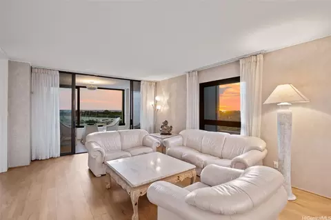 1600 Ala Moana Blvd #912, Honolulu, HI 96815