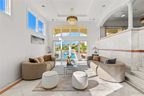Living - 671 Kahiau Loop, Honolulu, HI 96821 photo 1 of 4