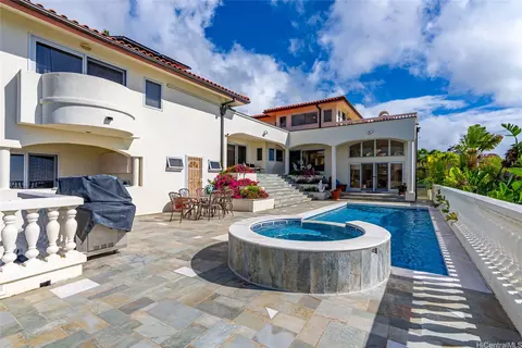 Exterior - 671 Kahiau Loop, Honolulu, HI 96821 photo 3 of 3