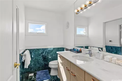 Bath - 671 Kahiau Loop, Honolulu, HI 96821 photo 3 of 3