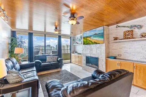 2240 Kuhio Ave #3203, Honolulu, HI 96815