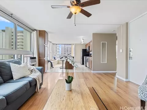 2421 Tusitala St #1604, Honolulu, HI 96815